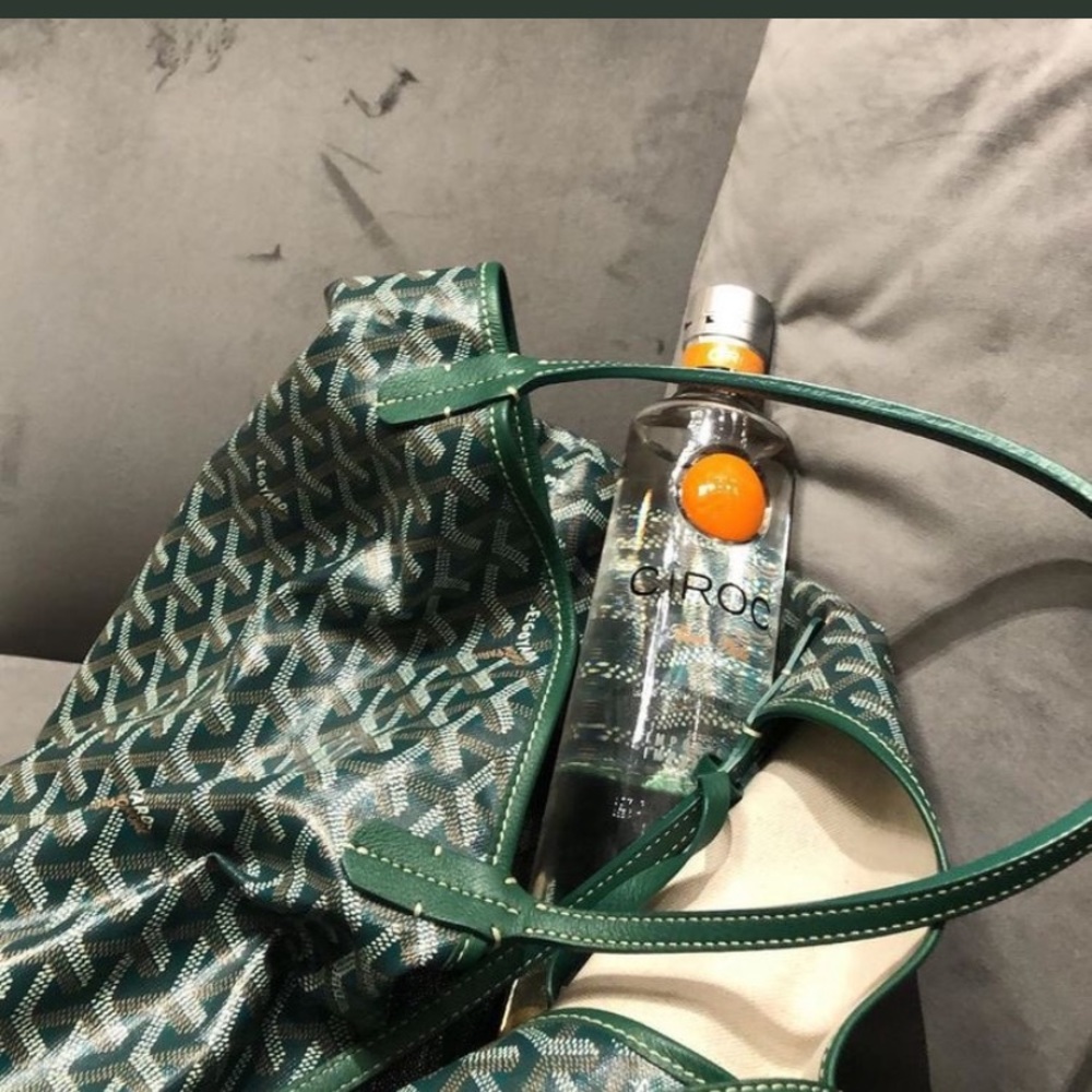 Meet your Posher, Helen